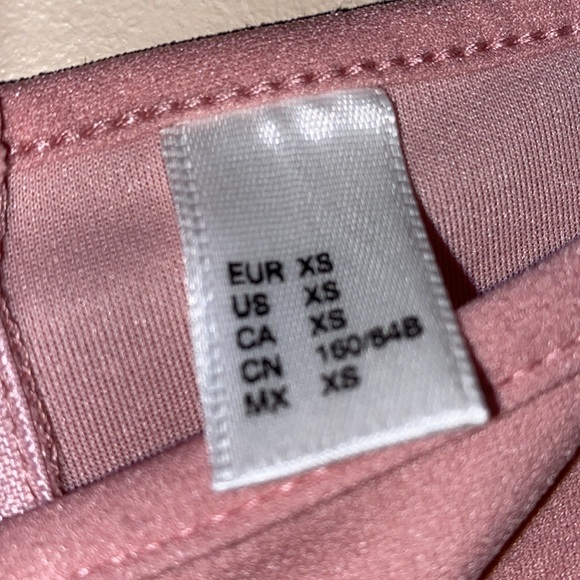 🎉HostPick🎉Woman’s Dress Pink XS - Picture 2 of 4